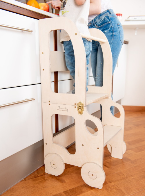 Toddler in Family Learning Tower gewachst – Bild 3