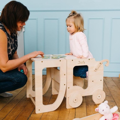 Toddler in Family Learning Tower gewachst – Bild 2